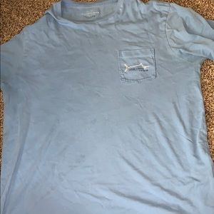 Men’s medium short sleeve Vineyard Vine tee.